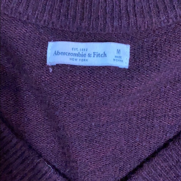 Abercrombie sweater - Picture 2 of 3